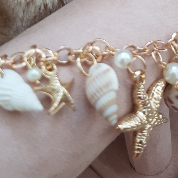 Seashell Charm Bracelet - Picture 2 of 5